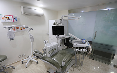 Modern dental chair and Advanced Technology used in dental treatment Gurgaon